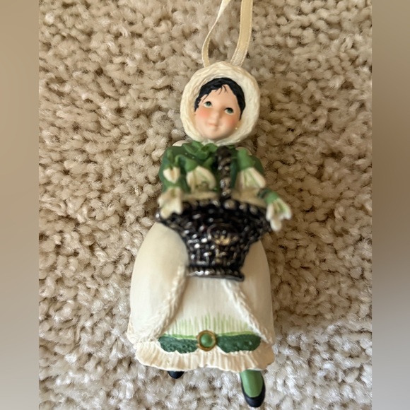 Vintage Hallmark Angel Ornament - Picture 4 of 4